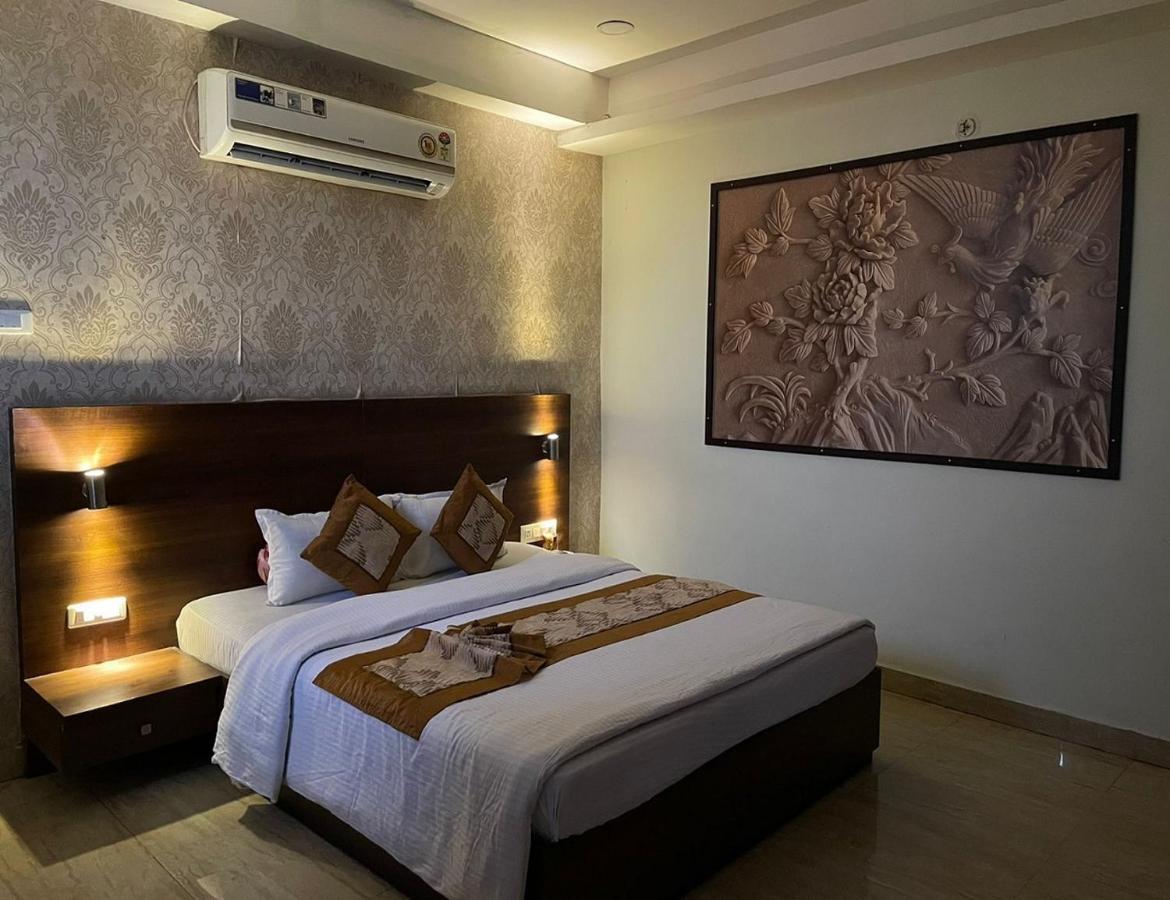 Hotel Babul Inn, Gondia Екстер'єр фото